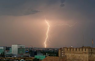 La Aemet registra el impacto de 23.476 rayos durante las tormentas de este miércoles