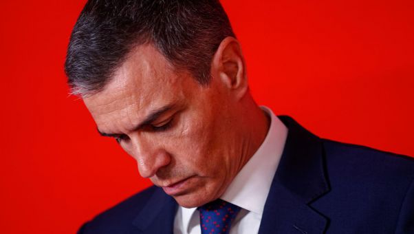 Encargará una auditoría externa de las cuentas del PSOE y una reestructuración de la cúpula del partido tras mostrar su 'indignación y tristeza'.