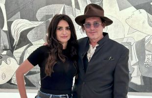 Penélope Cruz y Jonny Deep visitan el Museo Reina Sofía