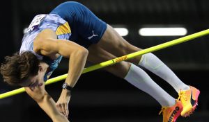 Nueva 'marcianada' de Duplantis: bate el récord del mundo y lo fija en 6,28 metros
