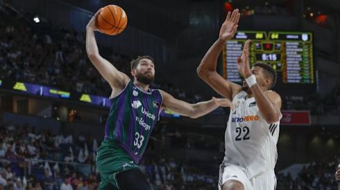 ACB Playoffs. Unicaja frena al Real Madrid y fuerza el cuarto partido