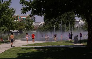 Ya funcionan los chorros de Madrid Río y los nebulizadores de La Gavia y Plaza de España