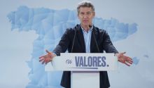 A Feijóo le parece 'sospechoso' que tanto Sánchez como Vox pidan una moción de censura