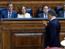 Bronca sesión de control: gritos de 'dimisión' a Sánchez y Abascal abandona el hemiciclo