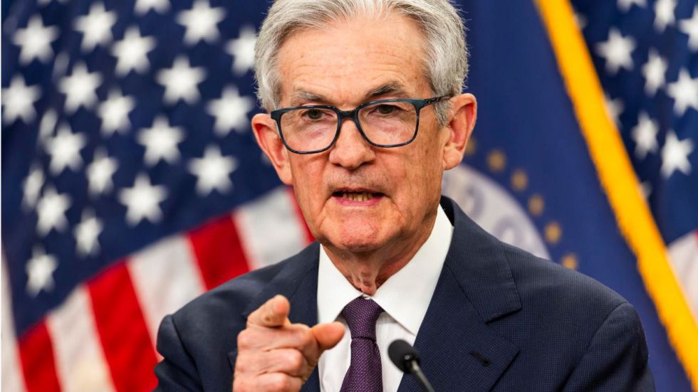 La Fed mantiene los tipos y rebaja la previsión de crecimiento al 1,4%