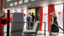 La UCO entra en Ferraz en busca de pruebas de la financiación ilegal del PSOE