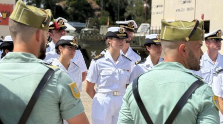 La princesa Leonor llega a Ceuta en el Blas de Lezo y acude a la sede de la Legión