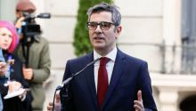 El juez Peinado propone al Supremo investigar a Bolaños por malversación y falso testimonio