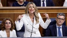 El PP acusa a Díaz de ser 'cómplice' de un Gobierno de 'corruptos y puteros'