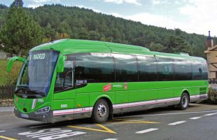Ya se puede pagar con tarjeta a bordo de los autobuses interurbanos