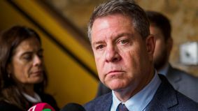 García-Page advierte a Sánchez de que no puede hacerse “pasar por víctima”