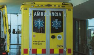 Muere un niño de tres años olvidado en el interior de un coche en Valls