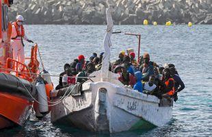 La llegada de migrantes irregulares a Canarias cae un 41,2% en lo que va de año