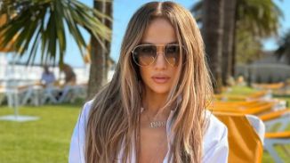 Jennifer Lopez toma el sol en La Toja antes de su concierto en Pontevedra: '¡Hola España!'