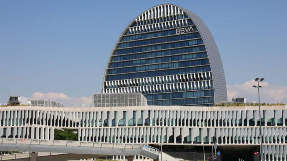 BBVA envía a la CNMV el folleto 'actualizado' de la opa sobre el Sabadell