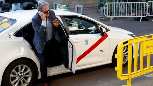 Ve 'indicios bastantes' de que Antxón Alonso podría haberse beneficiado 'a cambio de un precio' junto a la trama del PSOE.