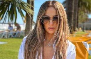 Jennifer Lopez toma el sol en La Toja antes de su concierto en Pontevedra: '¡Hola España!'