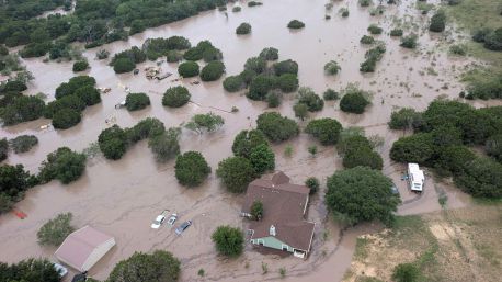 Aumentan a 109 los muertos por las inundaciones en Texas