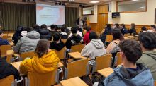Profesionales del Santander forman en finanzas básicas a 32.900 personas vulnerables