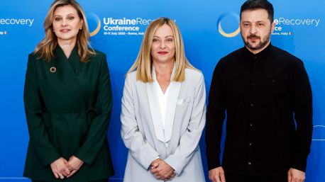 Zelenski recoge en Roma promesas de 10.000 millones de euros para reconstruir Ucrania