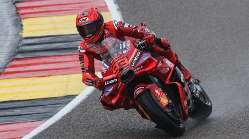 GP Alemania. Marc Márquez se lleva el esprint con una remontada épica