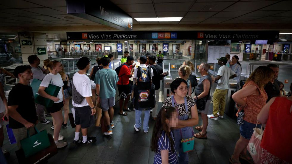 Renfe suspende toda la circulación ferroviaria en Cataluña por las lluvias torrenciales