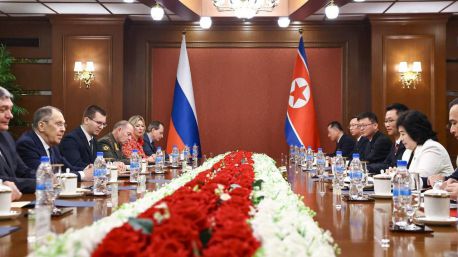 Kim Jong-un recibe a Lavrov para hablar de cooperación bilateral y Ucrania
