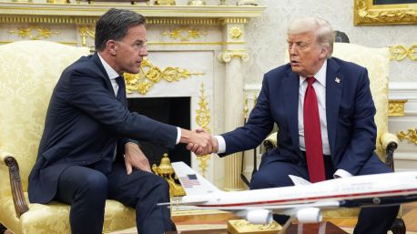 Cambio de postura de Trump: mandará armas a Ucrania pero compradas por países europeos