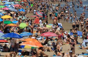 Dénia cierra temporalmente tres playas por contaminación fecal