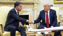Cambio de postura de Trump: mandará armas a Ucrania pero compradas por países europeos