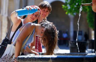 El tiempo: ocho comunidades en aviso por temperaturas máximas de hasta 42 grados