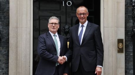 Reino Unido y Alemania rubrican un gran acuerdo de cooperación y defensa mutua