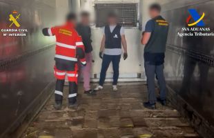 Incautados en Motril 2.800 kilos de hachís ocultos en los bajos de un camión procedente de Tánger