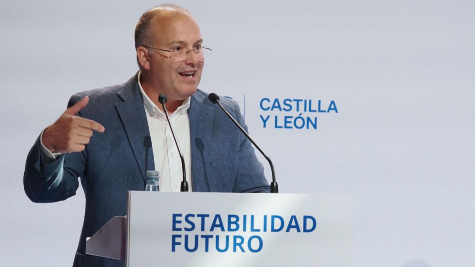 Tellado llama a 'arrasar en las urnas': 'El 'game over' de Sánchez está a punto de caer'
