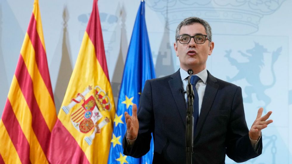 La ley de información clasificada prevé multas de hasta 2,5 millones y no excluye a periodistas