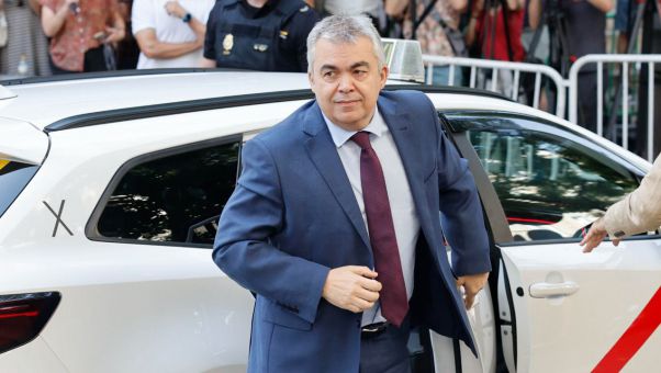 El alto tribunal considera que el supuesto entramado criminal formado en el seno del PSOE repartió 'cantidades portentosas e injustificadas' de dinero.