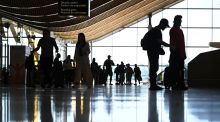 Aena prohíbe pernoctar desde este jueves en el aeropuerto de Barajas