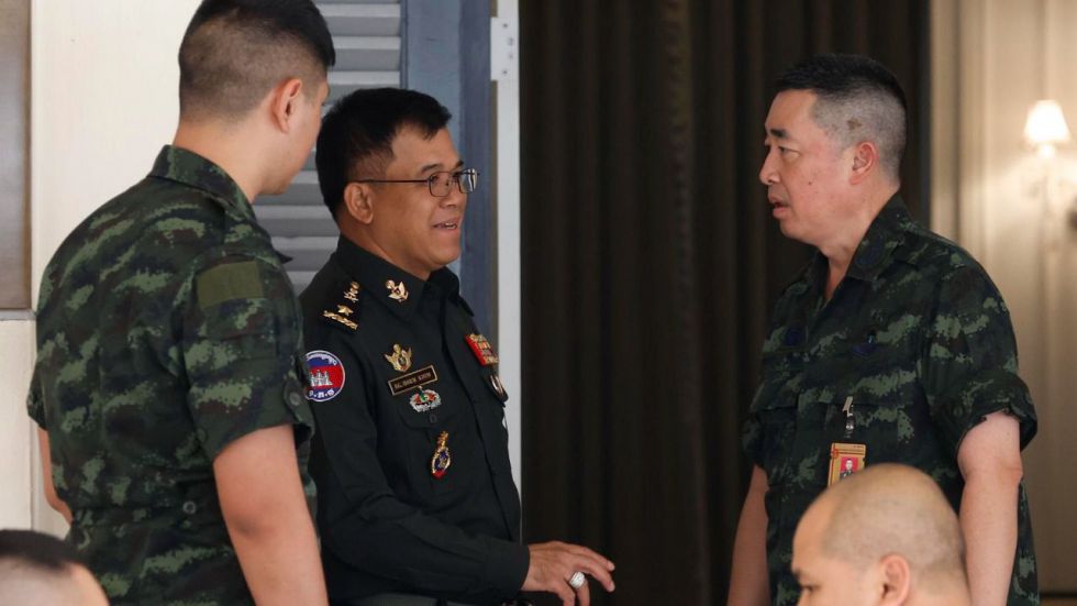 Tailandia y Camboya se enfrentan en la frontera con fuego cruzado y lanzamiento de misiles