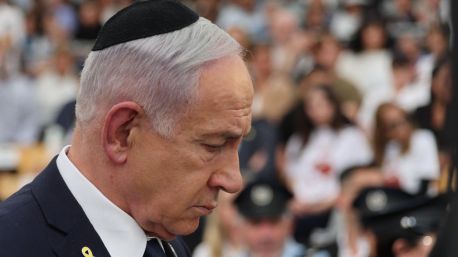 Israel ametralla a gazatíes que esperaban la llegada de la ayuda: 24 muertos y más de 300 heridos
