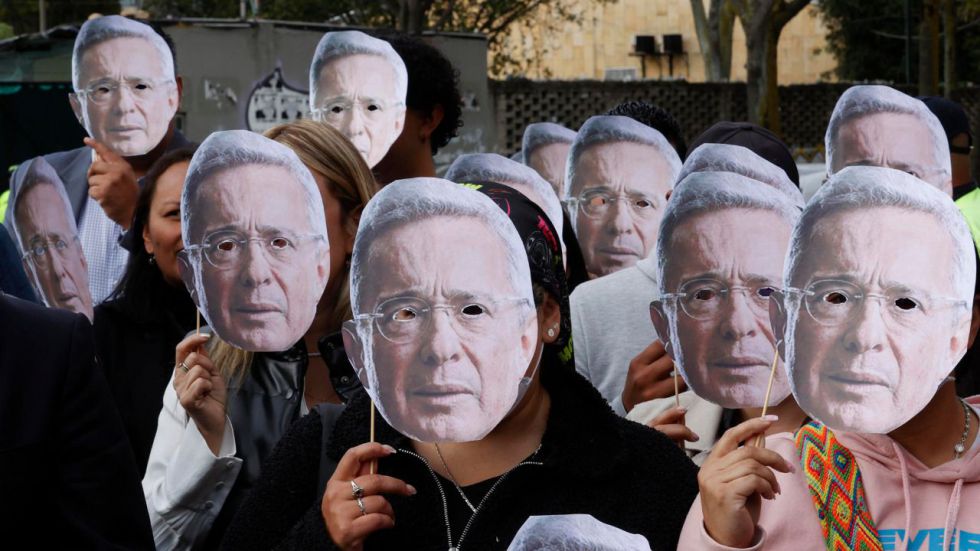 La jueza acredita la responsabilidad de Uribe en el delito de soborno en actuación penal