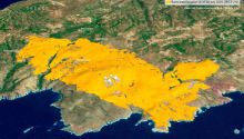 Continúan las labores de extinción de una decena de incendios forestales en Grecia