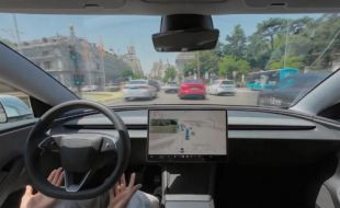 Tesla despliega su conducción autónoma supervisada en Madrid