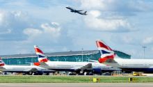Vuelos cancelados y retrasados en los aeropuertos de todo Reino Unido