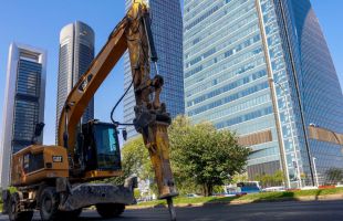 Cortados al tráfico los carriles centrales del paseo de la Castellana