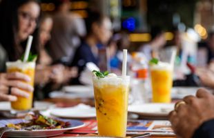 Ruta cultural y gastronómica transforma el malecón de Río de Janeiro en vitrina de Brasil