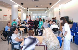 La Comunidad de Madrid alcanza un récord con más de 200.000 atendidos en el sistema público de dependencia