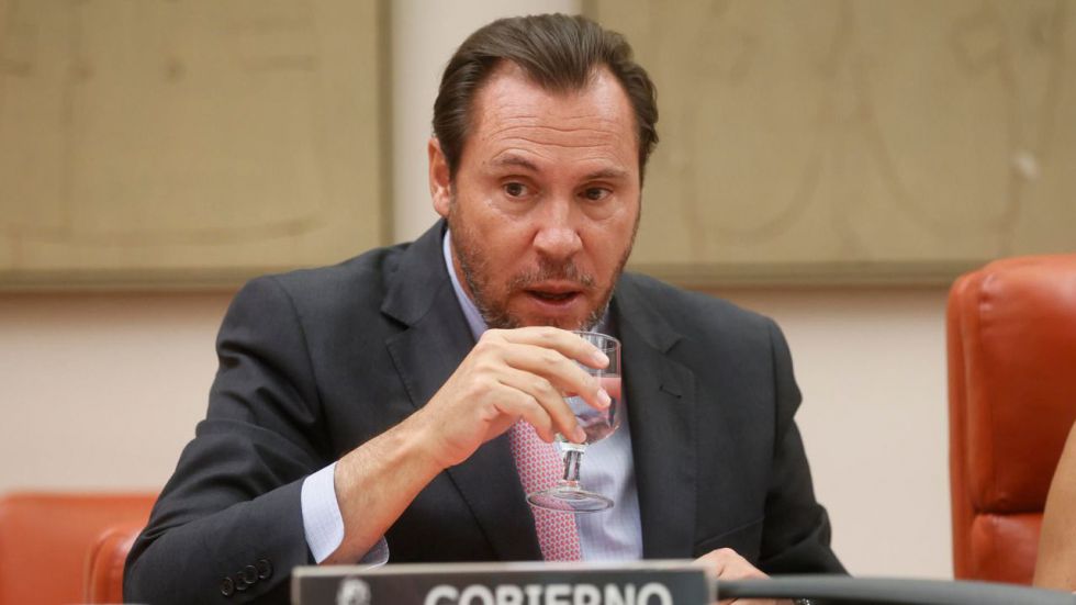 El PP solicita la comparencia de Óscar Puente en las Cortes para explicar el 'caos ferroviario'