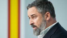 Abascal pide que se prohíba el velo islámico en instalaciones públicas