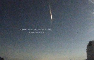 Ni meteorito ni perseidas: el bólido que se vió en los cielos del sur de España era la desintegración de un cohete chino