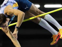 El histórico salto con el que Duplantis ha vuelto a batir el récord de pértiga
